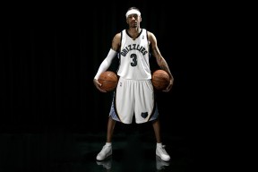 爱游戏电竞官网入口-湖人组织新赛季誓师大会全员参与氛围热烈，湖人新人