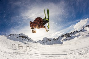 爱游戏真人体育娱乐-2026世界杯火热倒计时，全球多地开展主题宣传活动，2022世界杯宣传海报