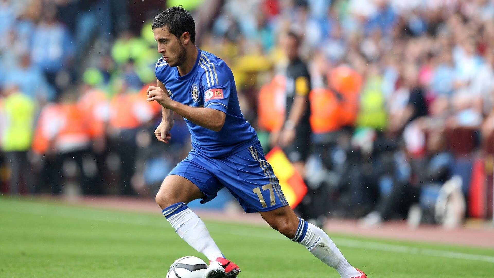 德甲活力全开:攻防转换让人目不暇接!,德甲身体对抗